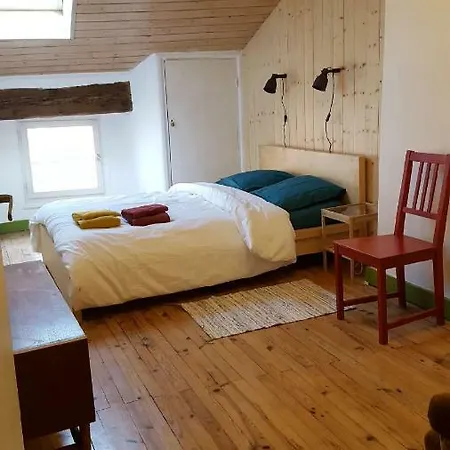Le Velo Rouge Apartment